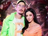 "Аня ревновала ко всем": Позитив откровенно рассказал об отношениях с женой