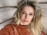 «Я офигенная»: Вера Брежнева ответила на критику под откровенным фото