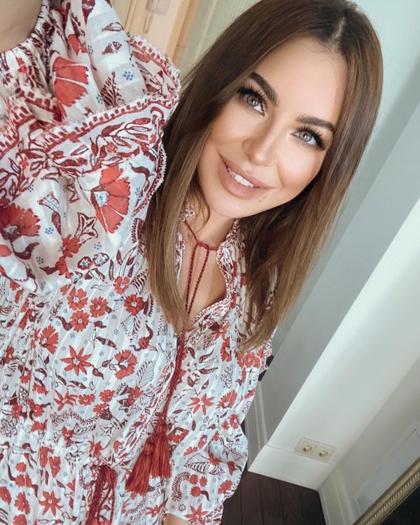 «Как две капли воды»: Ани Лорак поделилась редким фото со своей дочерью