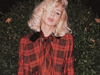 Светлана Лобода похвасталась идеальной фигурой в люксовом купальнике