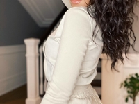 Настя Каменских поразила поклонников стильным осенним образом