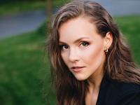 Алена Шоптенко показала эффектный кадр в мини-шортах