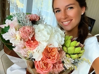 Беременная Кристина Решетник очаровала поклонников нежной фотосессией