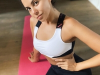 «Ножки зачетные»: Настя Каменских поделилась откровенным снимком