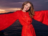 Как сестры: Наталья Водянова показала совместное фото с 14-летней дочерью