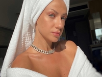 Леся Никитюк восхитила поклонников стильным образом