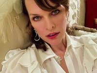 Милла Йовович трогательно поздравила свою дочь с 13-летием