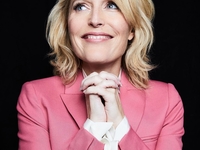 52-летняя Джиллиан Андерсон украсила обложку Harper’s Bazaar