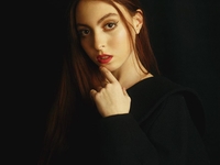 «Вульгарщина, как и мать»: дочь Поляковой засветила ягодицы