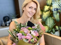 «Интеллигентная сексуальность»: Марина Боржемская поразила поклонников новым образом