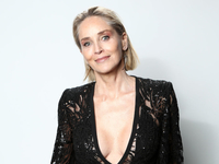 "Какие ножки!": 62-летняя Шэрон Стоун засветила фигуру в боди