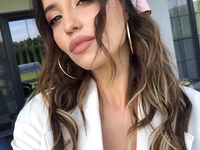 «Очень пошло»: Надя Дорофеева поразила откровенным нарядом