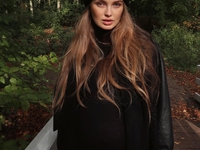 Первый кадр: модель Victoria's Secret впервые стала мамой