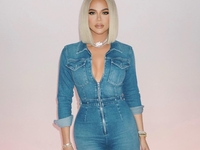 Горячий кадр: Сестра Ким Кардашьян Хлое снялась топлес