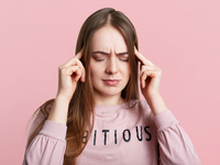 Почему возникает шум в голове