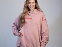 Регина Тодоренко удивила фанов новым имиджем: Как сейчас выглядит ведущая