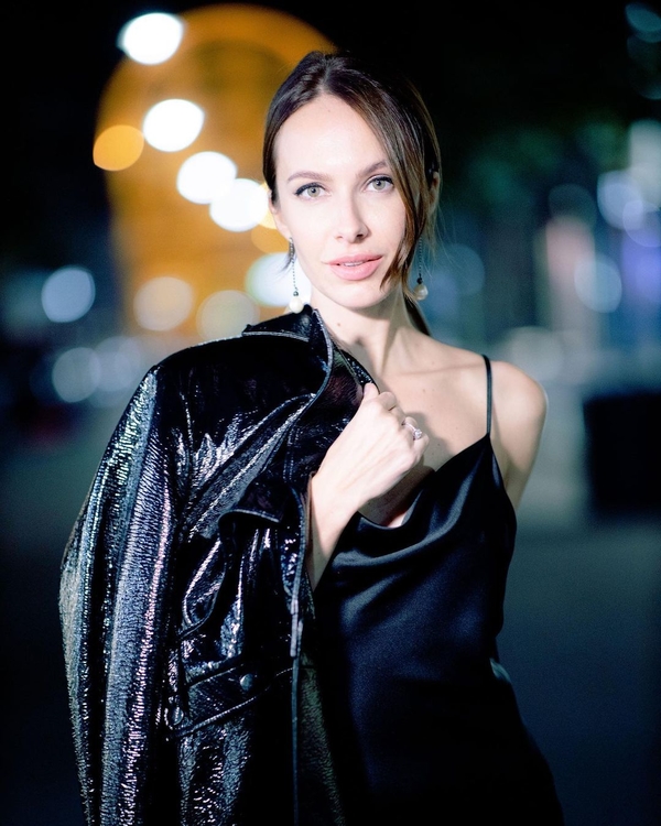 Жена Остапчука намекнула на то, что у нее большой нос