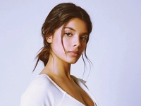 Мишель Андраде подразнила фанов пикантной фотосессией