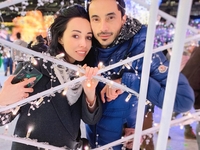 Муж Екатерины Кухар потрогал «красотку» на глазах у жены