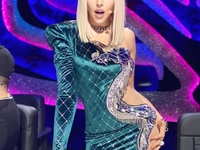 "Наконец папа без шапочки": Дочка Оли Поляковой показала отца крупным планом