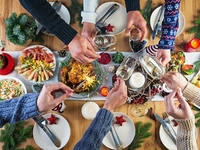 Как не переесть за праздничным столом – советы диетолога