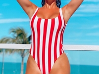 Аппетитные ножки: сочная Анна Седокова восхитила своим образом