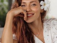 «А где сиси?»: Регина Тодоренко в бикини шокировала «отсутствием груди»