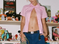 Белла Хадид показала роскошную фигуру в экстремальном мини