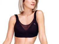 Вот это поза: Анита Луценко сверкнула своими ягодицами в откровенном наряде