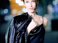 Откровенно: жена Остапчука продемонстрировала нескромную позу