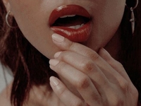 Маски для губ: зачем они нужны, и как выбрать подходящую