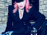 62-летняя Мадонна засыпала Сеть фото с молодым любовником во время отдыха