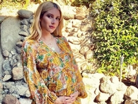 Племянница Джулии Робертс показала первое фото с новорожденным сыном