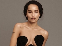 Зои Кравиц запостила голое фото после слухов о разводе