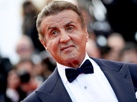 Сильвестр Сталлоне показал, как отдыхает на яхте с женой и тремя дочерьми