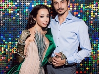 Александр Стоянов поделился пляжным фото с женой Екатериной Кухар