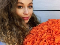 Яна Соломко очаровала фанатов сочной фигурой в обтягивающем платье