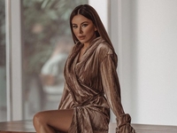 Ани Лорак поделилась редким фото со своей мамой