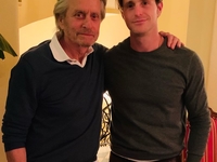 Майкл Дуглас растрогал Сеть снимком с новорожденным внуком