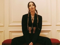 Надя Дорофеева подразнила фанов игривой фотосессией