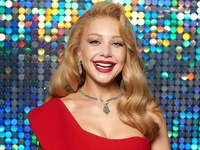 День рождения Тины Кароль: ТОП-20 самых горячих фотографий певицы