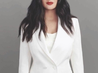 54-летняя Сальма Хайек впечатлила изгибами тела в купальнике