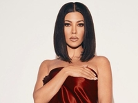 В розовом купальнике: Кортни Кардашьян показала себя в 15 лет