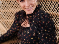 «Как в детстве»: Катя Осадчая показала, как резвится в снегу