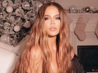 Младшая из сестер Кардашьян засветила растяжки в бикини