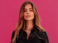 19-летняя внучка Ротару засветила стройную фигуру в черном боди