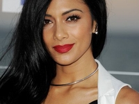 Эффектная укладка на День влюбленных: демонстрирует Николь Шерзингер