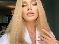 «Шикарные ноги»: Миша Романова взорвала Сеть своей сексуальностью