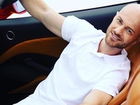 Милое видео: Влад Яма показал, как играет в баскетбол с 5-летним сыном