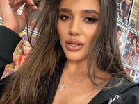 Даша Ульянова похвасталась сочными ягодицами в лосинах